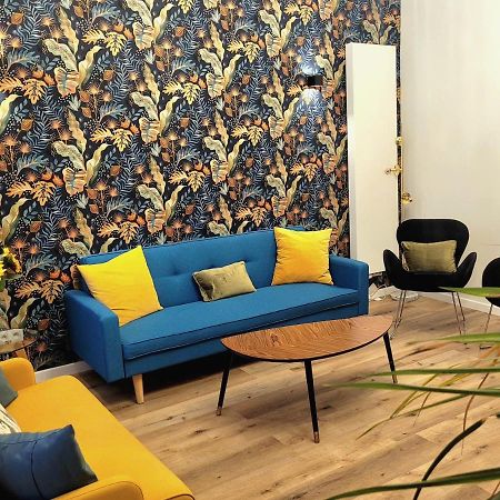 Brand New Camelia Room With Private Bathroom บรัสเซลส์ ภายนอก รูปภาพ