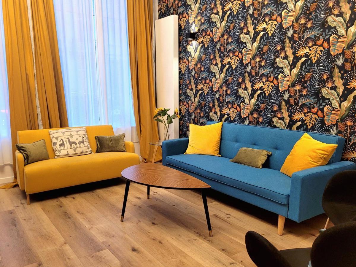 Brand New Camelia Room With Private Bathroom บรัสเซลส์ ภายนอก รูปภาพ
